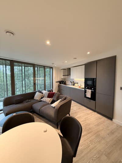 En-Suite Room Available for Sublet – Botanica, Man Main Photo