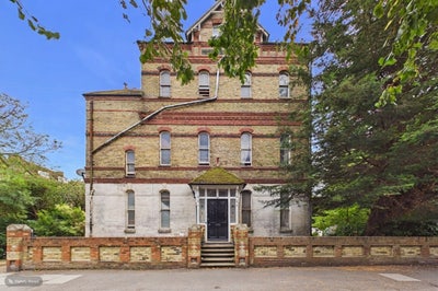 Rooms to Rent in West End Property Main Photo