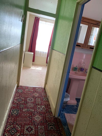 En-suite double bedroom in shared house Main Photo