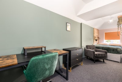 Ensuite Rooms Available 🏡 Stanway Road Main Photo