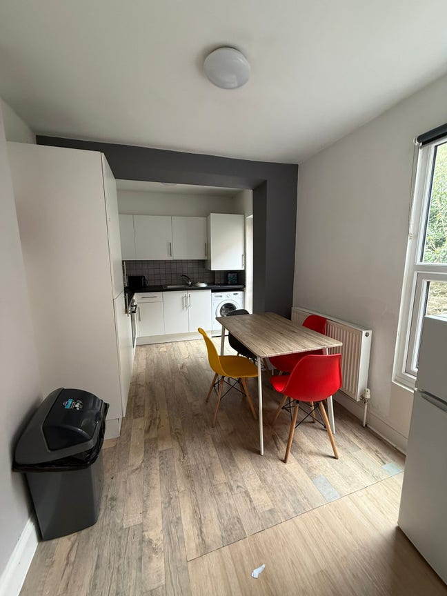 2 Student Rooms Available Sep 26 *All Inclusive* Main Photo