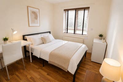 2 Rooms in London Bridge – Prime Location! 🔥 Main Photo