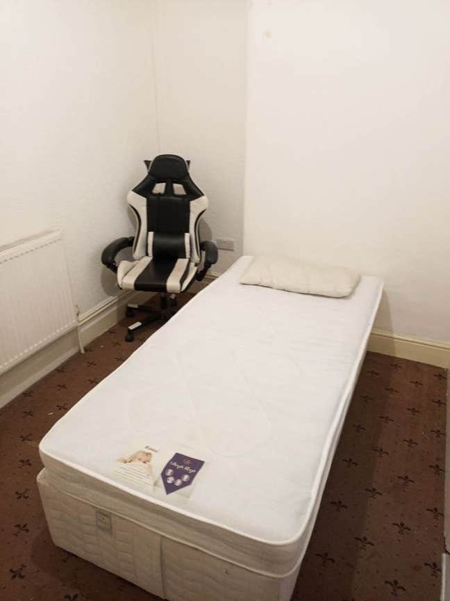4 Rooms Available – M19 Main Photo