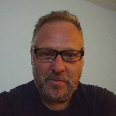 Professional Male seeks a double room Main Photo