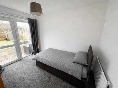 Single room close to Alex Hospital Main Photo
