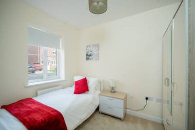 Double Room for Rent Epsom KT17 Main Photo