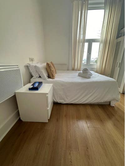 Ensuite studio available in Earl's Court Main Photo