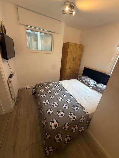    Spacious  Studio  Flat  to  Rent  at  N1  Main Photo