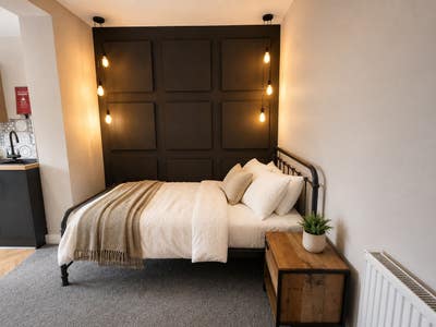 Most convenient location in Beeston - READY TO LET Main Photo