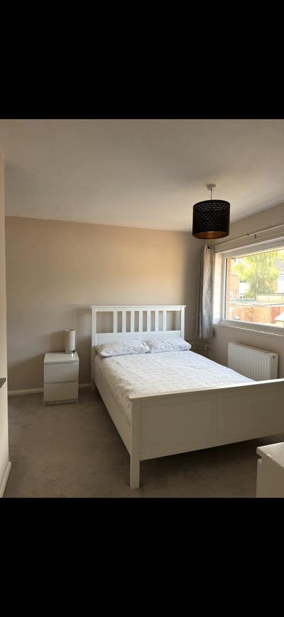 Bright Furnished Double Room in Friendly Home  Main Photo
