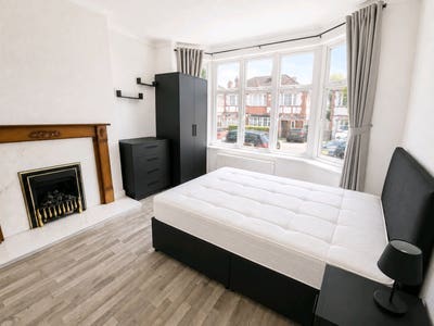 *2 Beautiful Spacious Double Rooms inc All Bills* Main Photo