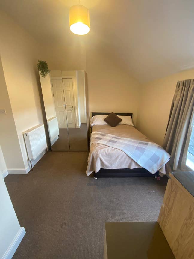 Furnished Room in DN11  Main Photo
