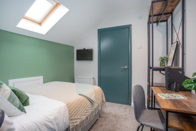 Fully Furnished Double Rooms Available in BT5 4QR Main Photo