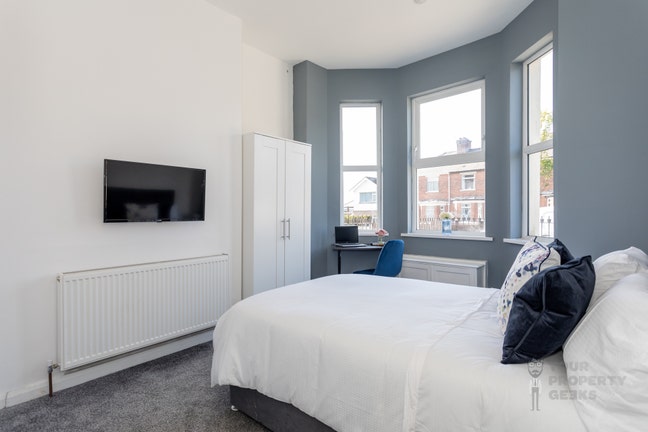 Double Room with Ensuite - BT14  Main Photo