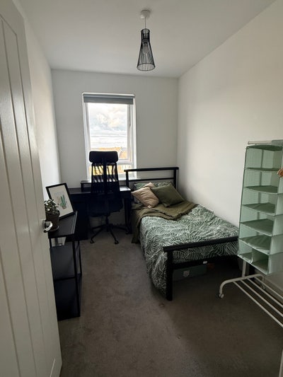 Bright furnished room | Bills inc | Parking  Main Photo