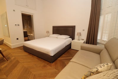 Luxury Living in NW London - Premium 4 Beds Flat Main Photo