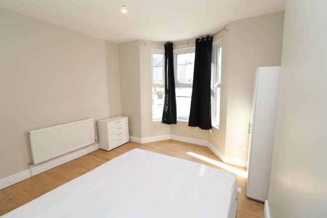 🔥 2 Rooms Available in a Modern House - Garden🔥  Main Photo