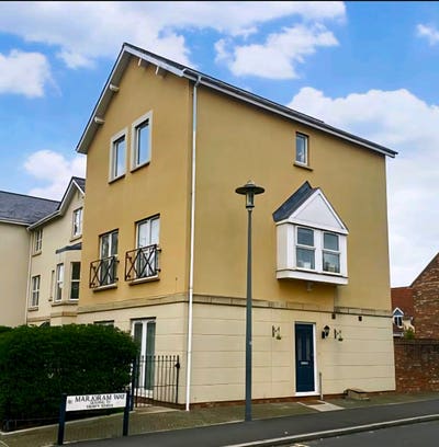 5 Bed - 3 Storey - M5/M4/M49 Main Photo