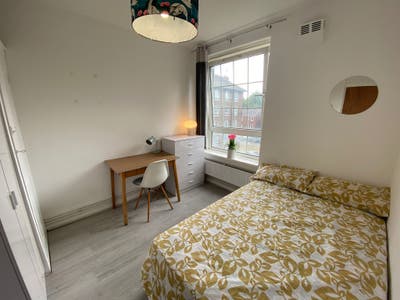 Cozy Room! Zone 1! Perfect Location! Main Photo