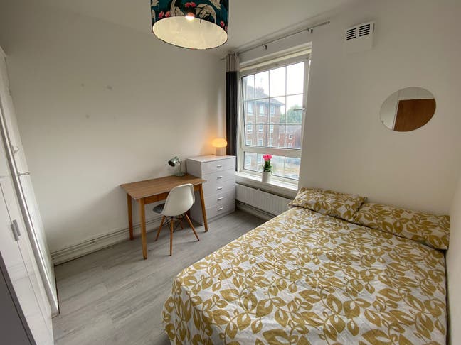 Cozy Room! Zone 1! Perfect Location! Main Photo