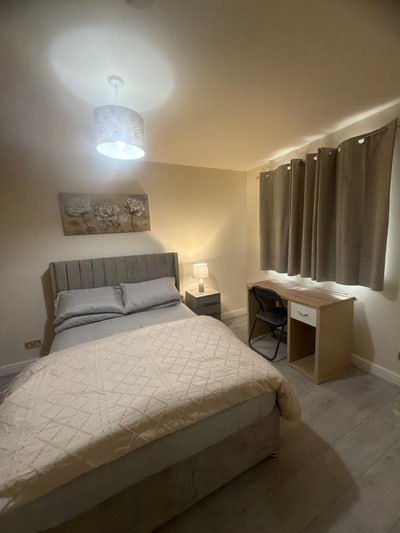 Large Double Room in Female Only House in Salford Main Photo