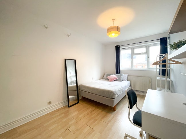 Lovely Double Room in Angel/Old Street Main Photo