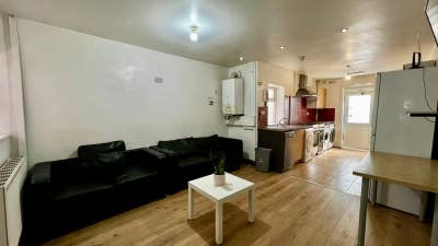 7 Double Rooms Available Now Near UoB – Bills+WiFi Main Photo