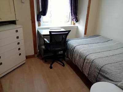 3 double rooms, handy for Uni and city centre  Main Photo