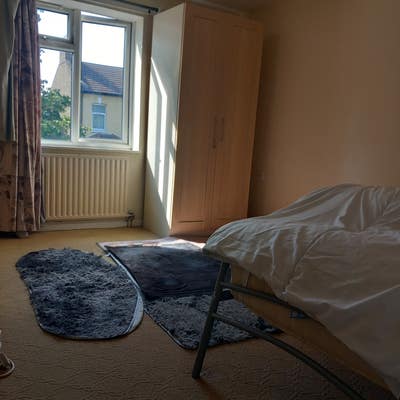 Nice large room  Main Photo