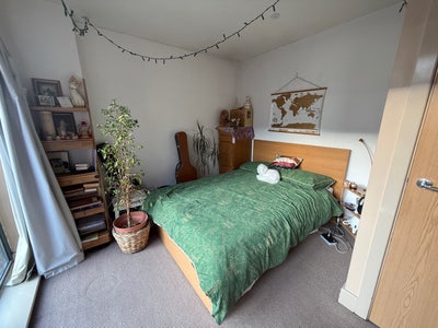 Room with storage in a well connected area Main Photo