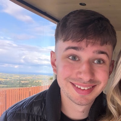 Professional Male seeks a single or double room Main Photo