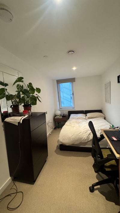 Double Room in High-end Old Street Building Main Photo
