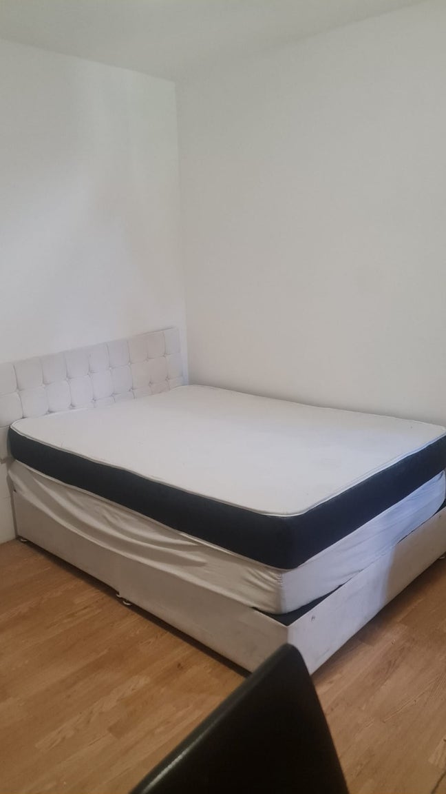 2 Rooms to Let – Southwood road SE9  Main Photo