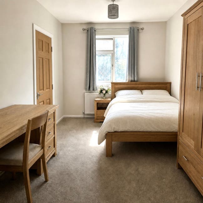 Quality room in female shared house- Taunton Main Photo