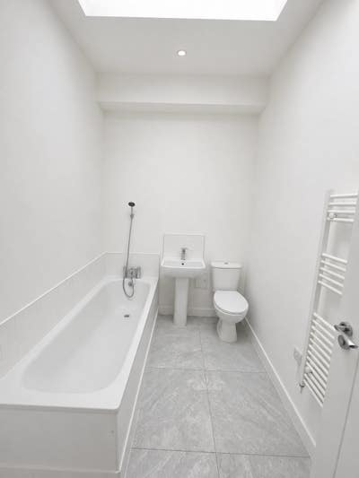 Private ensuite Studio with Shared Kitchen  Main Photo