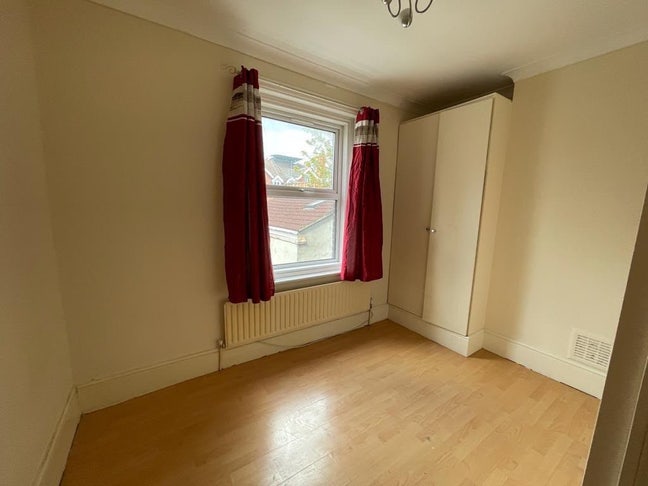 🇬🇧4 bedroom flat with 3 bathroom in walm lane  Main Photo