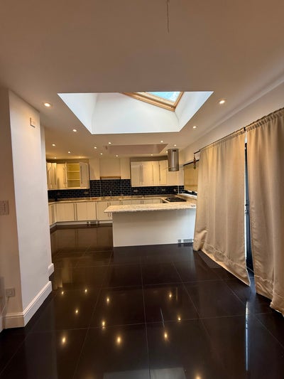 Double room available for rent in bexley heath Main Photo