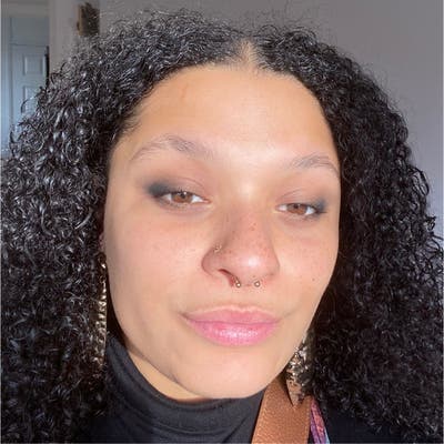 Sophie, 27F, Set Dresser  Main Photo