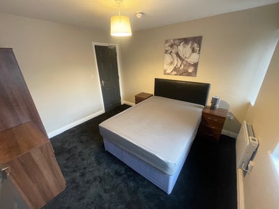 💥 Spacious Double Ensuite Rooms available Main Photo