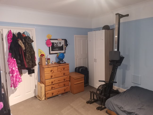 Double Room in Clean & Comfortable House Main Photo