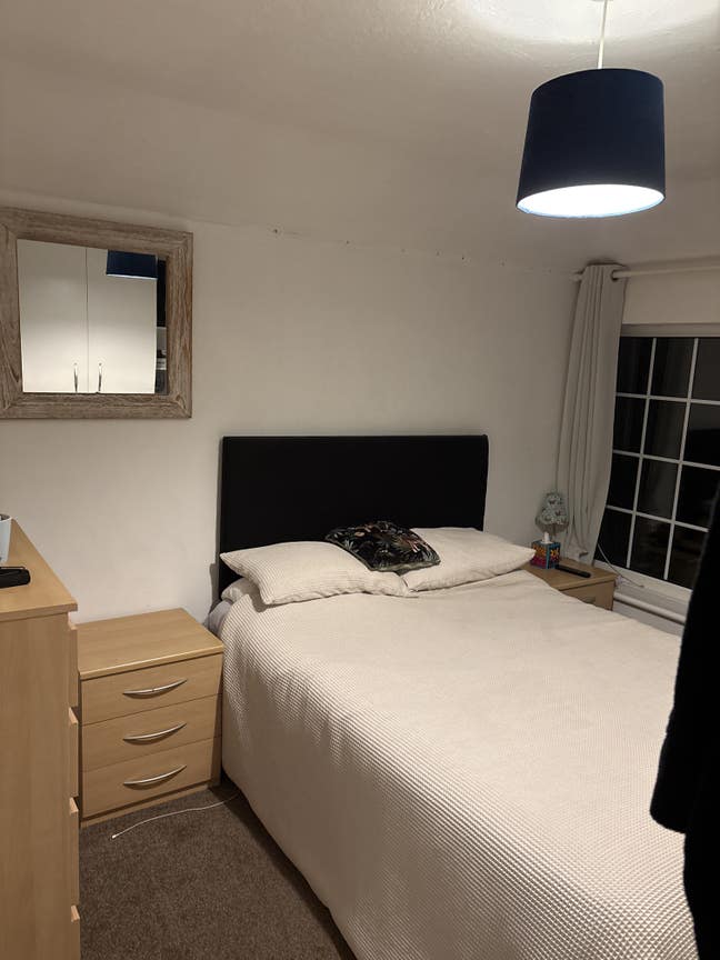 1 furnished double room in clean quite house  Main Photo