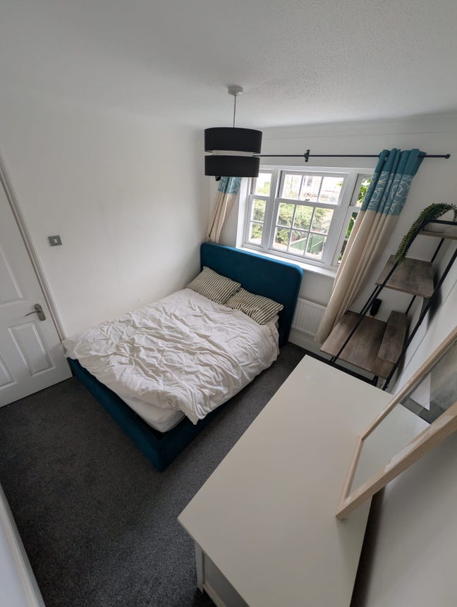 Room in great shared house Main Photo