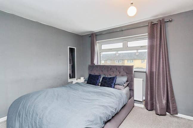 King Bedroom Available Nice and Quiet House Main Photo
