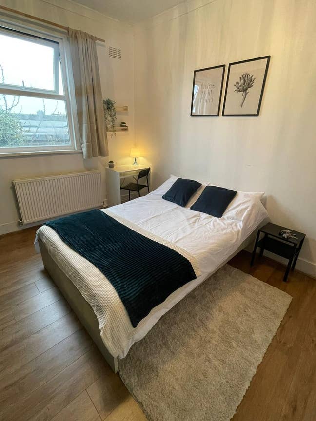 Large spacious rooms close to station !!! Main Photo