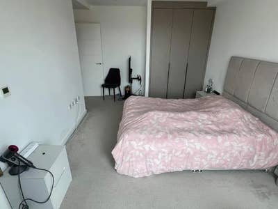 Large Furnished Ensuite Room with Private Balcony Main Photo