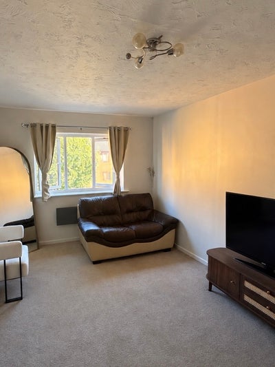 Fully Furnished - All Bills & Parking Included Main Photo