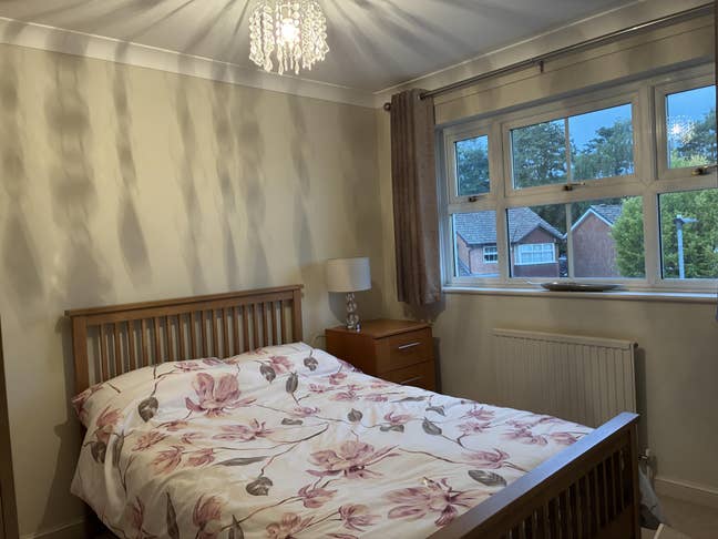Martins Heron, Bracknell - Double room for Mon-Fri Main Photo