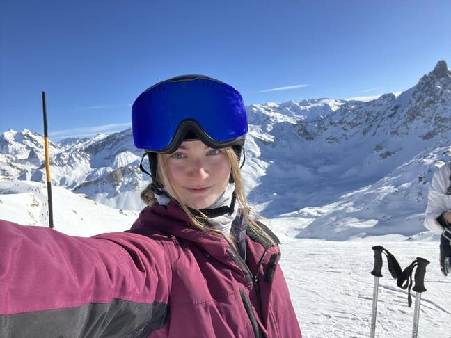Professional Female seeks a single or double room Main Photo