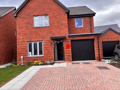 Two double bed rooms available in new build house Main Photo