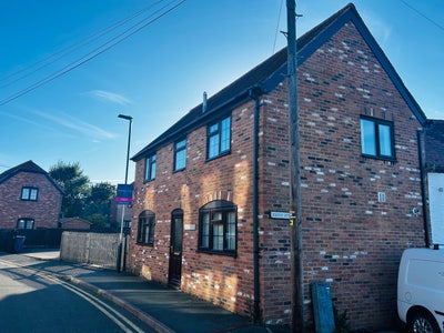 Cosy 3 bed house  Main Photo